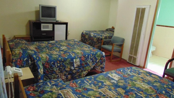 HERITAGE BUDGET INN image 3