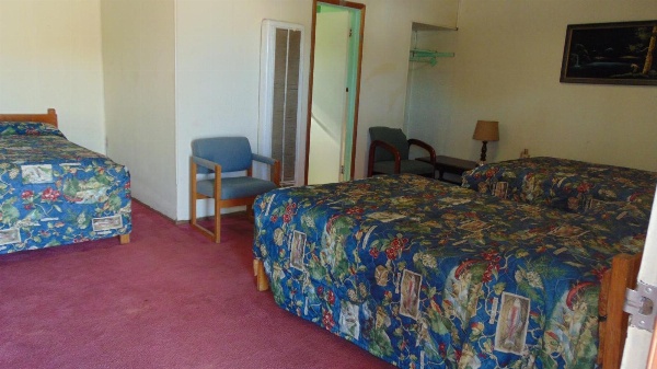 HERITAGE BUDGET INN image 7